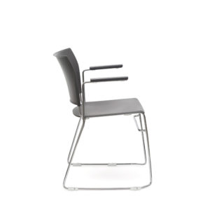 1902B_GRCR_enc_YOG_cad_assento_encosto_baixo_bracos_injetados_polipropileno_grafite_estrutura_aco_cromado_08 jpg