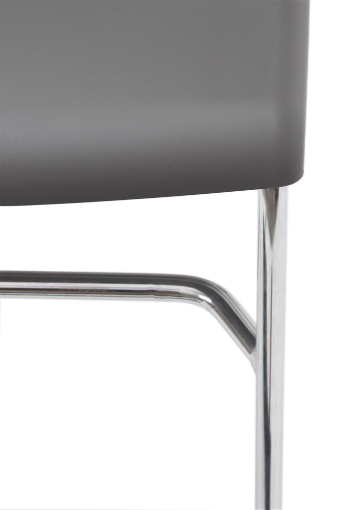 1902B_GRCR_enc_YOG_cad_assento_encosto_baixo_bracos_injetados_polipropileno_grafite_estrutura_aco_cromado_06 jpg