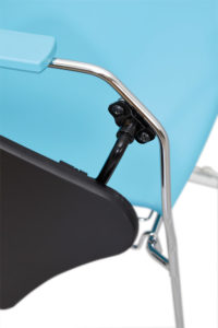 1902B_GRCR_enc_YOG_cad_assento_encosto_baixo_bracos_injetados_polipropileno_grafite_estrutura_aco_cromado_08 jpg